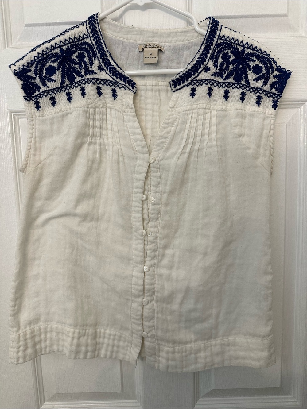 Lucky Brand White Top with Navy‎ Embroidery